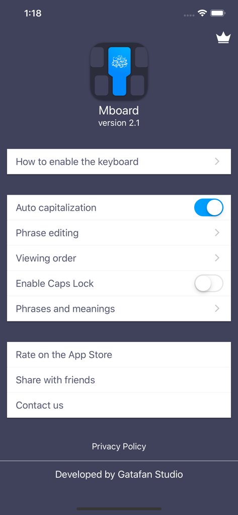 Ecrã de definições da aplicação Mboard Muslim Keyboard mostrando opções de personalização, como edição de frases e definições de capitalização