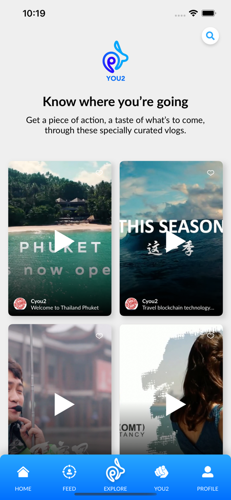 YOU2 - Explore-Bildschirm der YOU2 Reise-App, der kuratierte Destination-Vlogs und Phuket-Reisevideos anzeigt