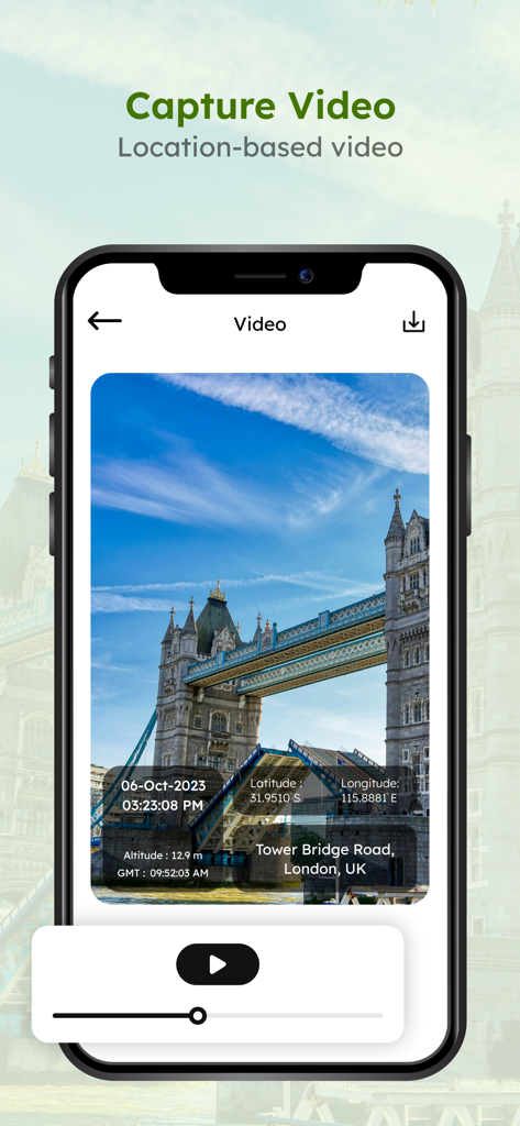 GPS Timestamp Camera - GPS Map - La pantalla de video de la aplicación Cámara con Sello de Tiempo GPS muestra el Tower Bridge con coordenadas de ubicación y sello de fecha y hora