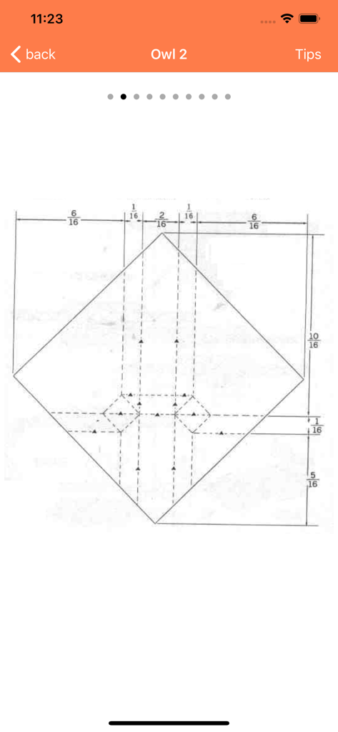 Diagrama técnico de origami para un búho mostrando líneas de pliegue y medidas geométricas.