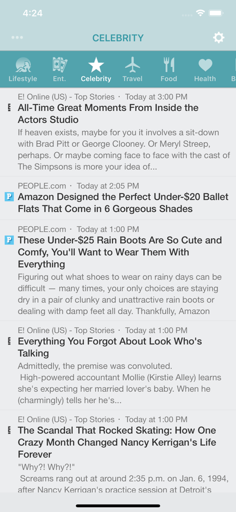 Feed de noticias de la categoría de celebridades de la aplicación NewsFlash que muestra titulares y fragmentos