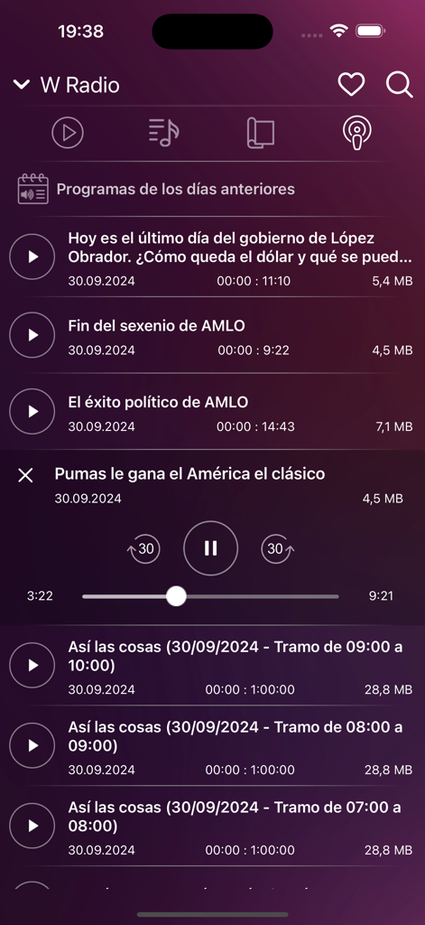 Podcast and news program list in the My Radio En Vivo Mexico app