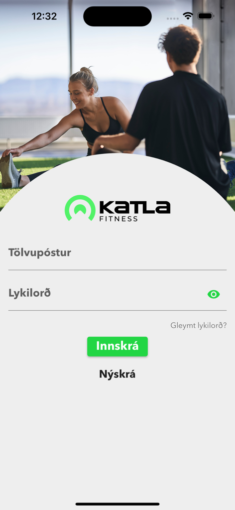 Katla Fitness - Katla Fitness app login screen with email and password input fields and a background showing a trainer and a woman stretching in a gym.