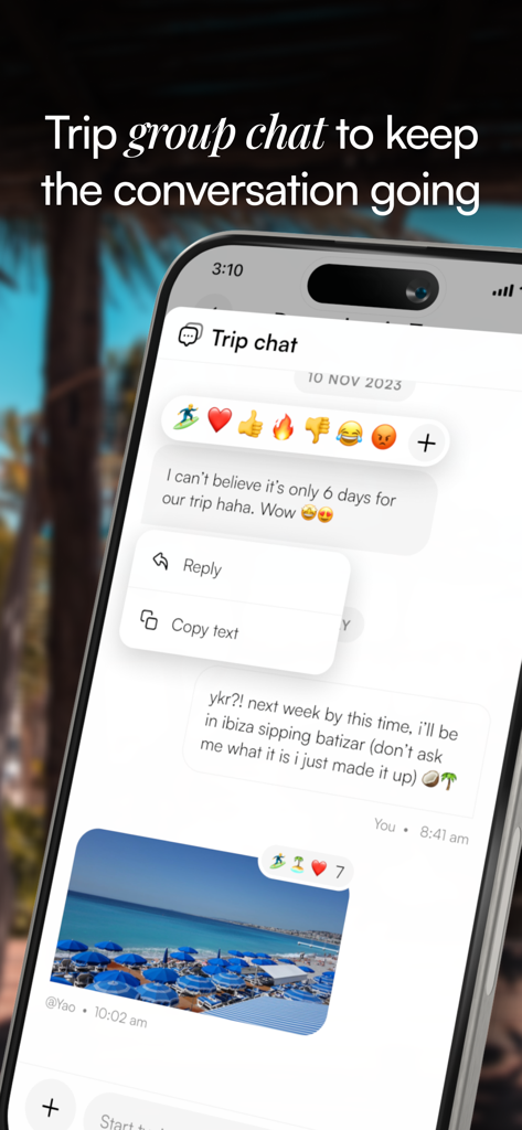 Trip o'clock: Travel anywhere - Captura de tela do aplicativo Trip o clock mostrando a interface de chat em grupo para viajantes com mensagens e fotos compartilhadas