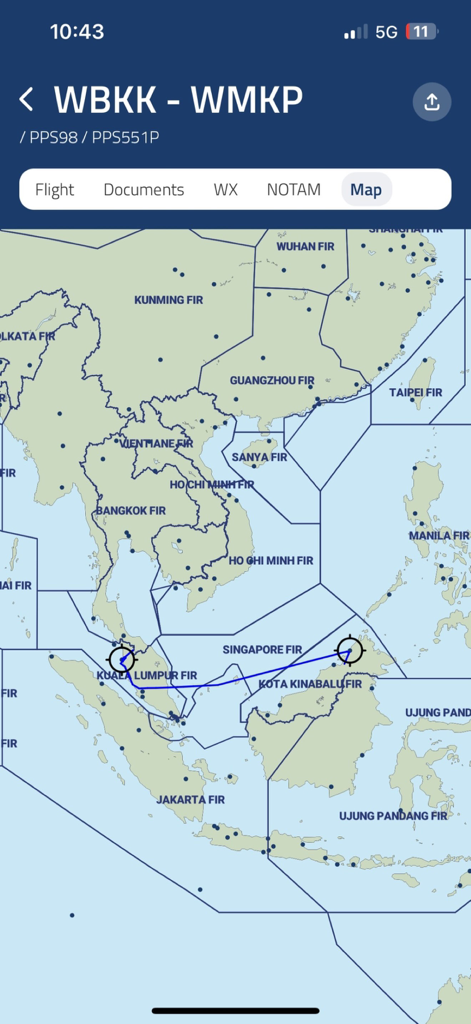 Visualizzazione della mappa della rotta di volo di CrewBriefing che mostra regioni FIR e waypoint