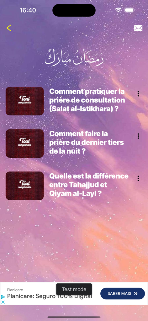 Layal - Interfaz de la aplicación Layal con guías de oración islámica en francés sobre un fondo púrpura estrellado