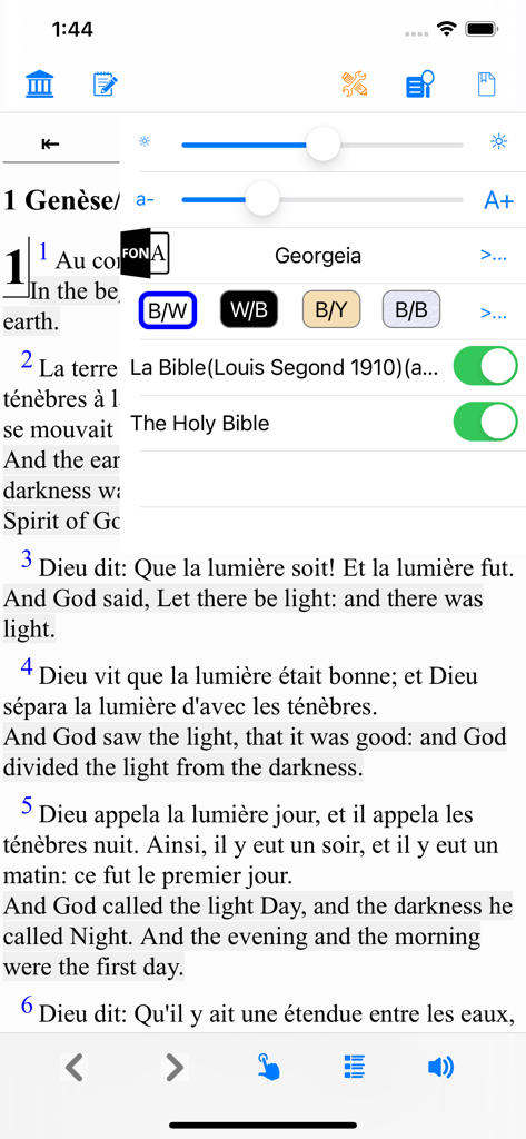 La Bible(Louis Segond 1910) - Bilingual French and English Bible app display with open settings menu for font size and color adjustment