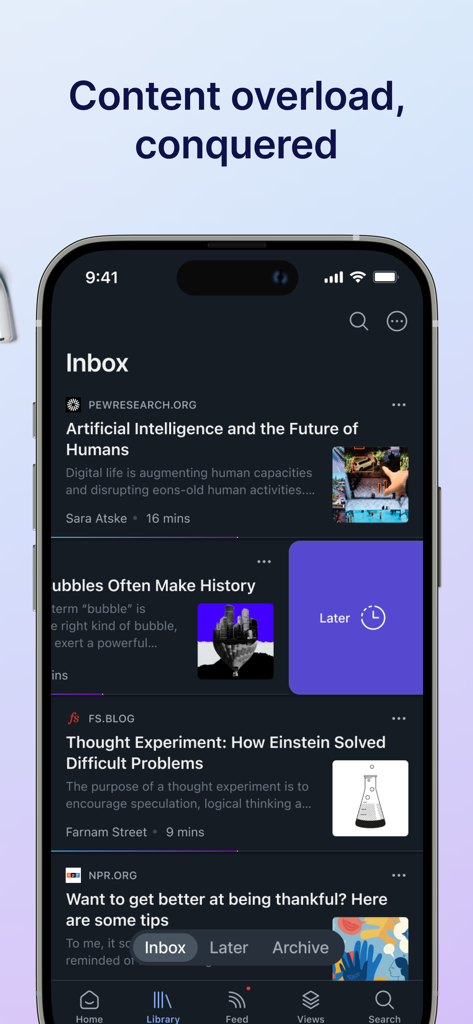 Readwise Readerアプリ。ダークモードで、記事やニュースレターのキュレーションされた受信トレイが表示されている。