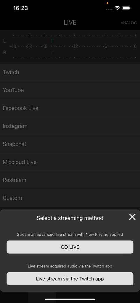 DJM-REC app screen for selecting a live streaming method to platforms like Twitch and YouTube