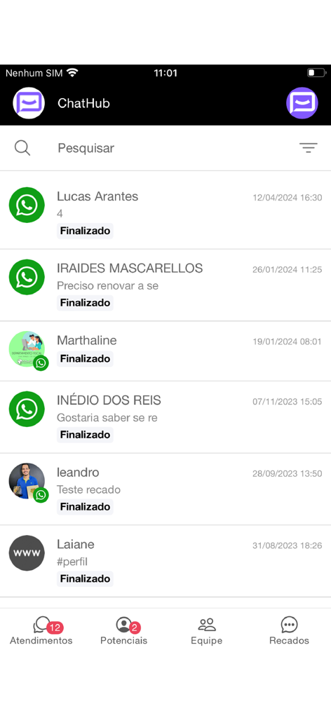 ChatHub - ChatHub mobile app interface showing a list of customer conversations with status indicators