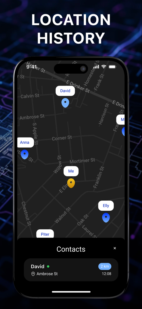 GPS-Locator: Geo Find Location - 가족 구성원의 실시간 위치와 이름이 표시된 어두운 지도 인터페이스.