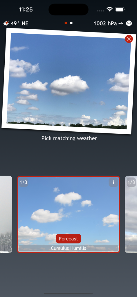 WeatherSelfieアプリのインターフェースで、雲の写真と積雲（Cumulus Humilis）の一致する参照を表示する雲識別のプロセス。