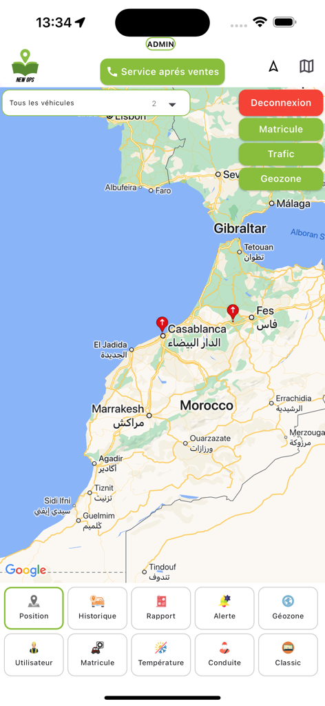 Echtzeit-Fahrzeugverfolgungskarte in der NEW GPS Morocco Mobile-Anwendung, die Standortdaten und das Flottenmanagement-Menü anzeigt