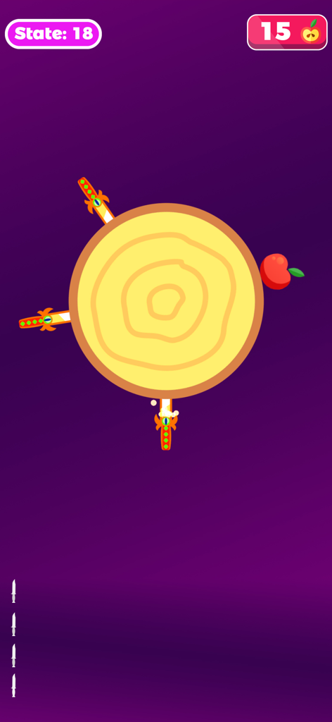 Knife Hit Challenge Game - 나이프 히트 챌린지 게임에서 빨간 사과가 있는 회전하는 나무 타겟에 칼이 명중하는 것을 보여주는 게임 플레이 스크린샷