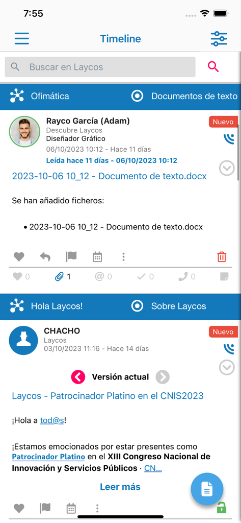 Pantalla de línea de tiempo de la aplicación Laycos mostrando publicaciones profesionales y documentos compartidos en una interfaz de red social empresarial.