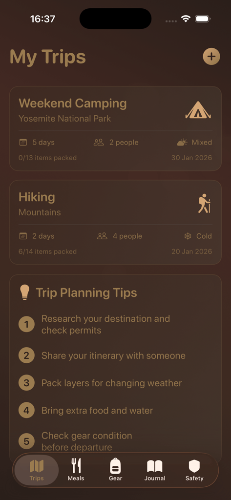FireCamp - Pocket Guide - La pantalla Mis Viajes de la aplicación FireCamp mostrando viajes de campamento y senderismo planificados junto con consejos esenciales de planificación de viajes.