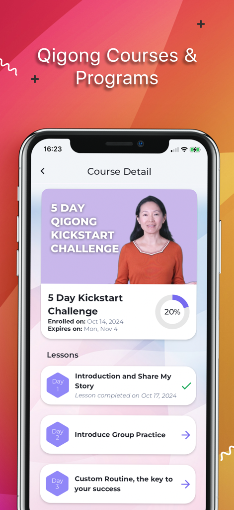 Onenergy Qigong and Meditation - Tela de smartphone exibindo os detalhes de um curso do Desafio Kickstart de Qigong de 5 Dias com uma lista de aulas e rastreador de progresso