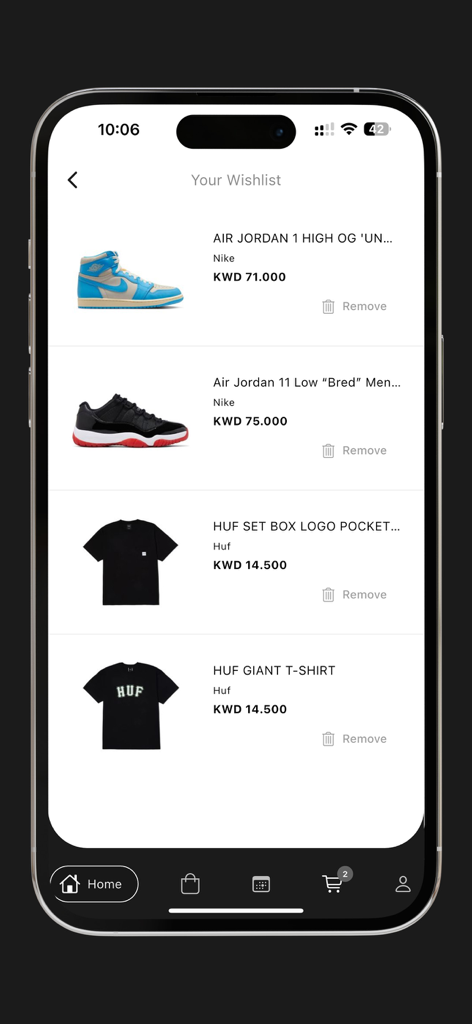 Lista de desejos do aplicativo SNKR Store apresentando tênis Nike Air Jordan e camisetas de streetwear HUF