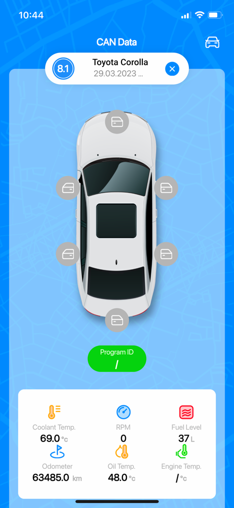 EEVY App-Bildschirm mit angezeigten Fahrzeugdiagnosemetriken wie Kraftstoffstand und Motortemperatur