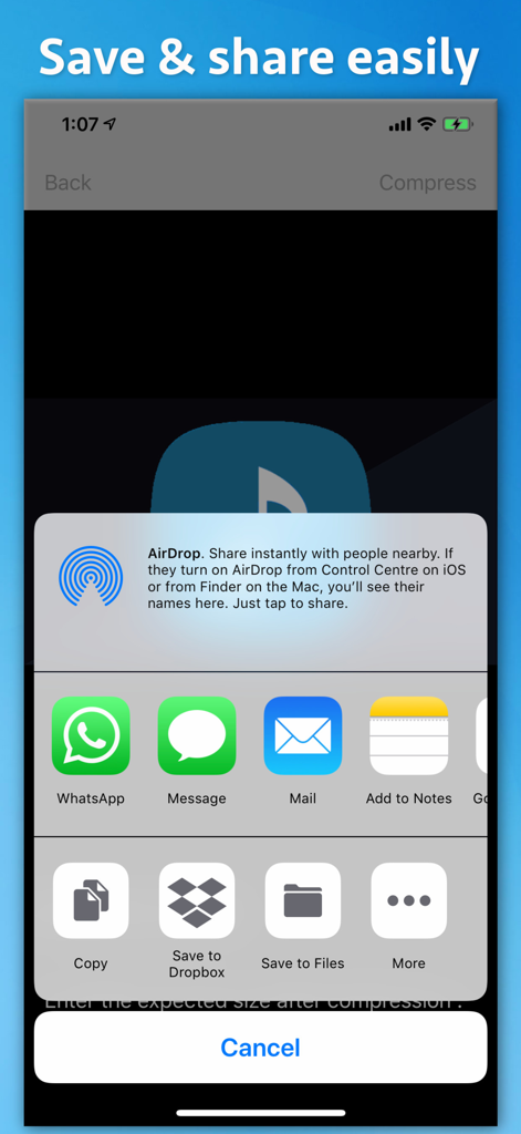 Video-Photo-Audio Compressor - Captura de pantalla de la aplicación Compresor de Video-Foto-Audio mostrando las opciones de hoja para compartir de iOS como AirDrop, WhatsApp y Mail para enviar archivos comprimidos.