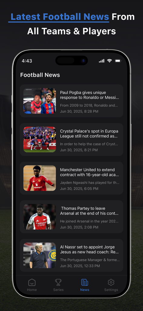 サッカー スコア アプリのインターフェース内で最新のフットボールニュースと選手アップデートを表示するスマートフォンスクリーン。