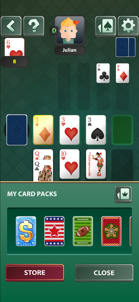 Spite and Malice Card Game - Un menu nel gioco di carte Spite and Malice che mostra diversi mazzi di carte sbloccabili, inclusi temi festivi e patriottici.