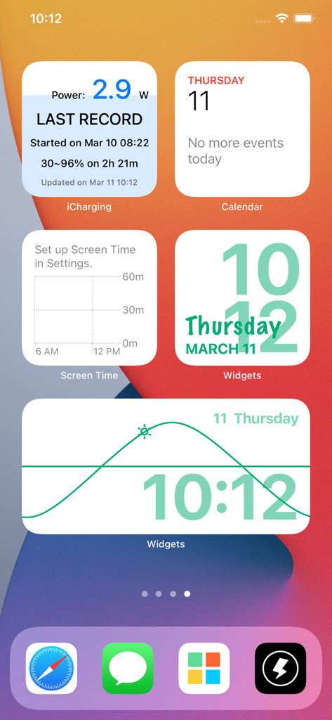 iCharging - play screensaver - iPhone home screen featuring the iCharging battery power widget and aesthetic clock widgets