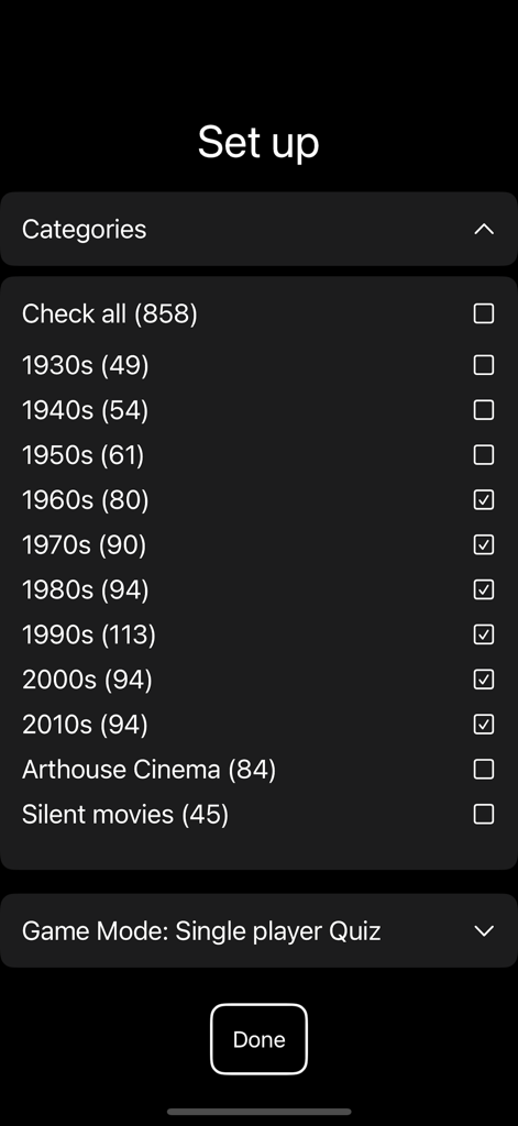 Movie Quiz Trio - Pantalla de configuración de la aplicación Movie Quiz Trio que muestra categorías de trivia de películas ordenadas por década y género.