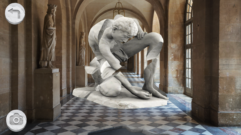 AMON - Fragmented 3D scanned statue in a museum hallway using augmented reality