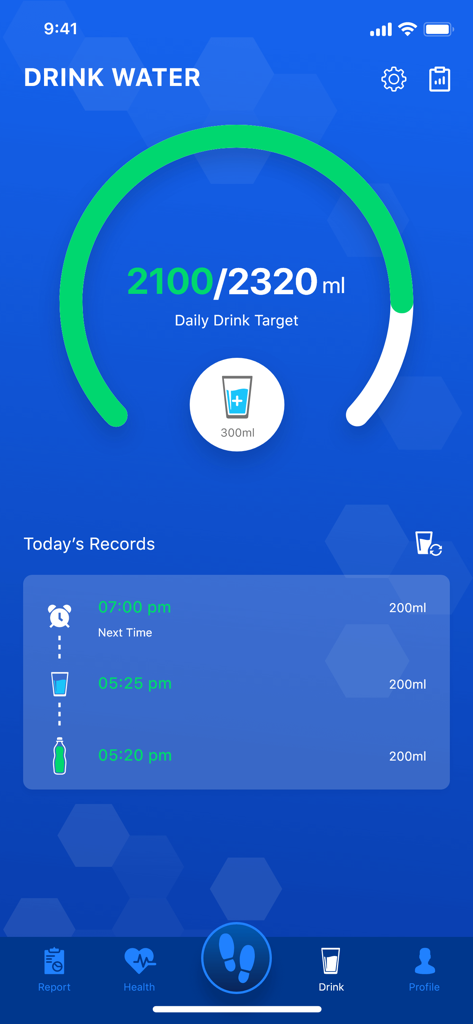 Pedometer: Step counter - Water tracking interface with daily hydration progress and reminders