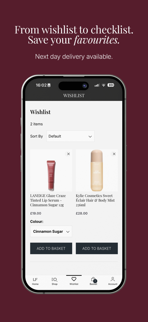 LOOKFANTASTIC: Beauty & Makeup - Una pantalla de smartphone que muestra la página de lista de deseos de la aplicación LOOKFANTASTIC con productos de belleza de lujo y una opción para agregarlos al carrito.