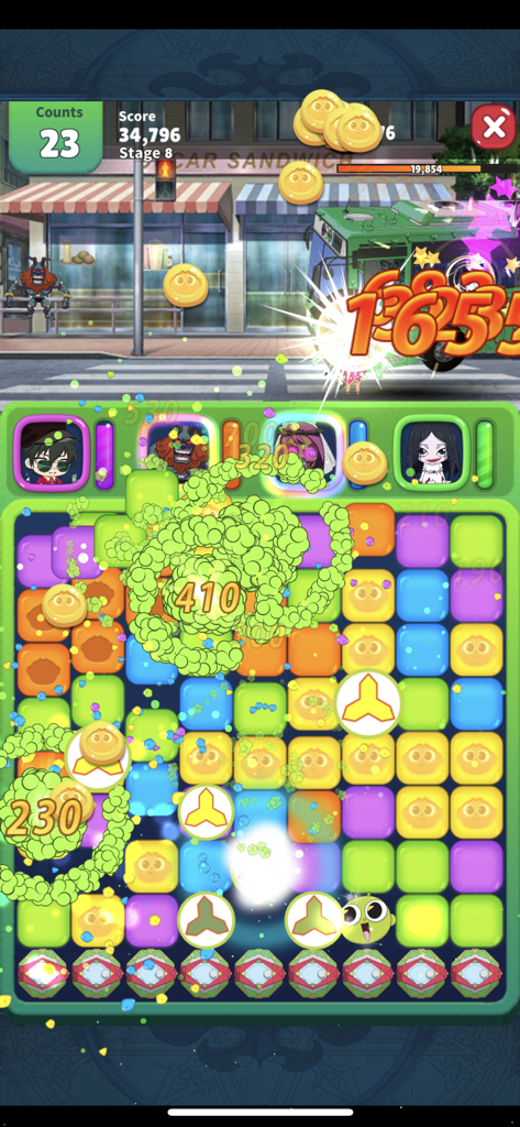 GETCHA GHOST-The Haunted House - A match-3 puzzle battle in GETCHA GHOST showing characters from Shinbi House and a city background