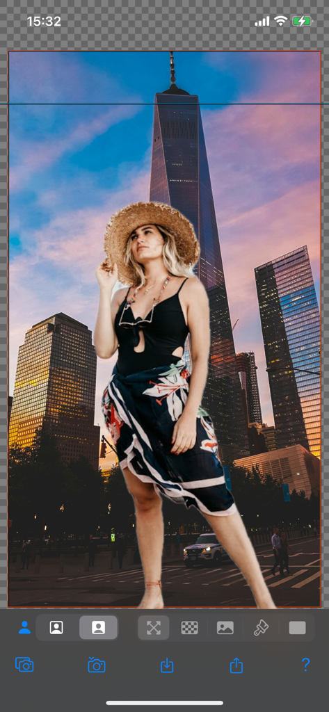 Background Replacer - ニューヨーク市のスカイラインの背景に編集された日傘をさした女性を示すモバイルアプリインターフェイス。