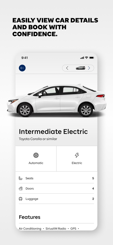 App di noleggio auto Budget che mostra le specifiche e le caratteristiche del veicolo per un'auto elettrica intermedia