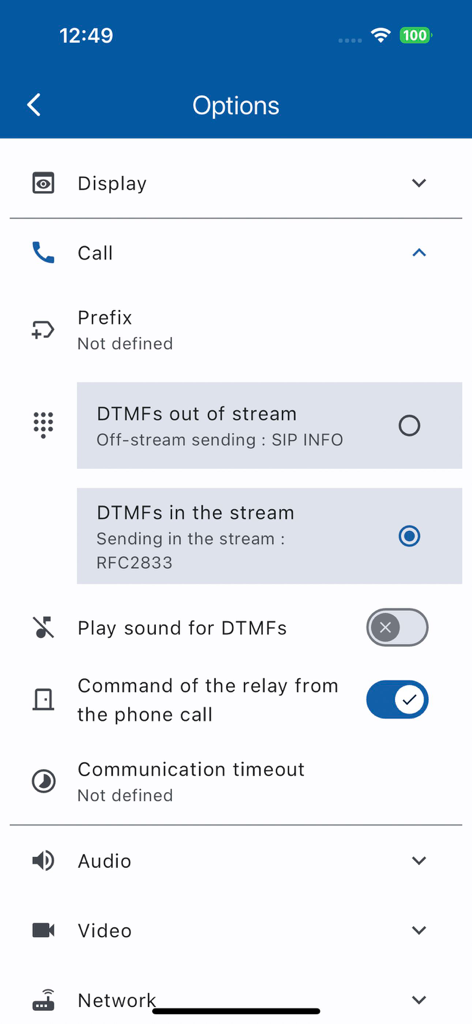 Castel SIP - Écran des options de l'application Castel SIP montrant les paramètres techniques d'appel et les configurations de commande à distance.