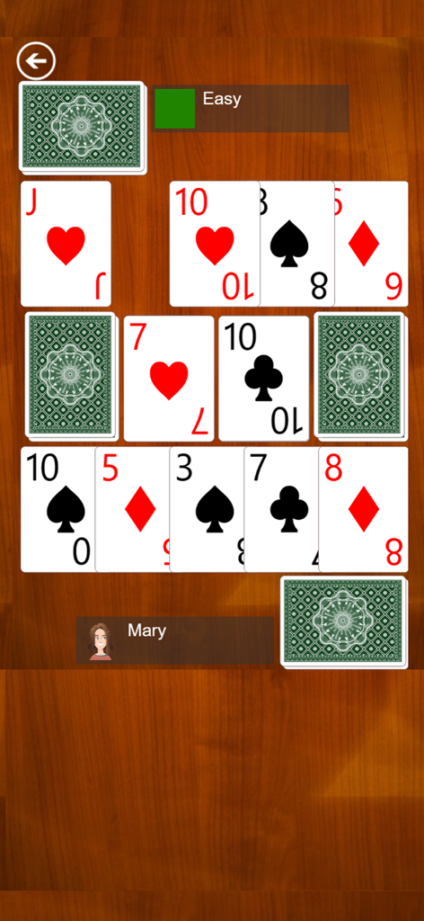 Una partida en vivo del juego de cartas Speed que muestra múltiples cartas y manos de jugadores sobre una mesa de madera digital.