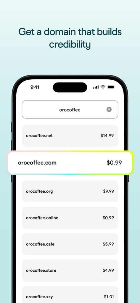 Smartphone-Bildschirm mit Suchergebnissen und Preisen für Domainnamen in der GoDaddy Studio App.