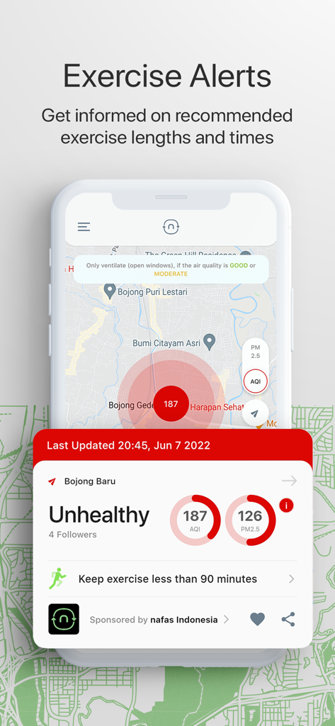 Pantalla de la aplicación Nafas Indonesia que muestra alertas de ejercicio y recomendaciones de salud basadas en datos de calidad del aire.