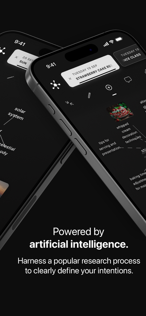 イチゴケーキのレシピと太陽系のAI搭載マインドマップを示すBrainstormingアプリのインターフェース