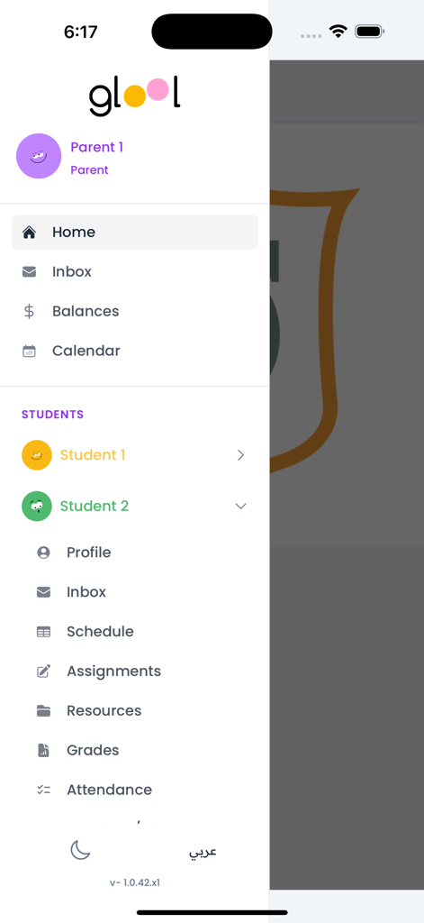 Menu de navegação lateral do aplicativo GOPS mostrando o perfil dos pais e recursos acadêmicos dos alunos, como notas e tarefas.