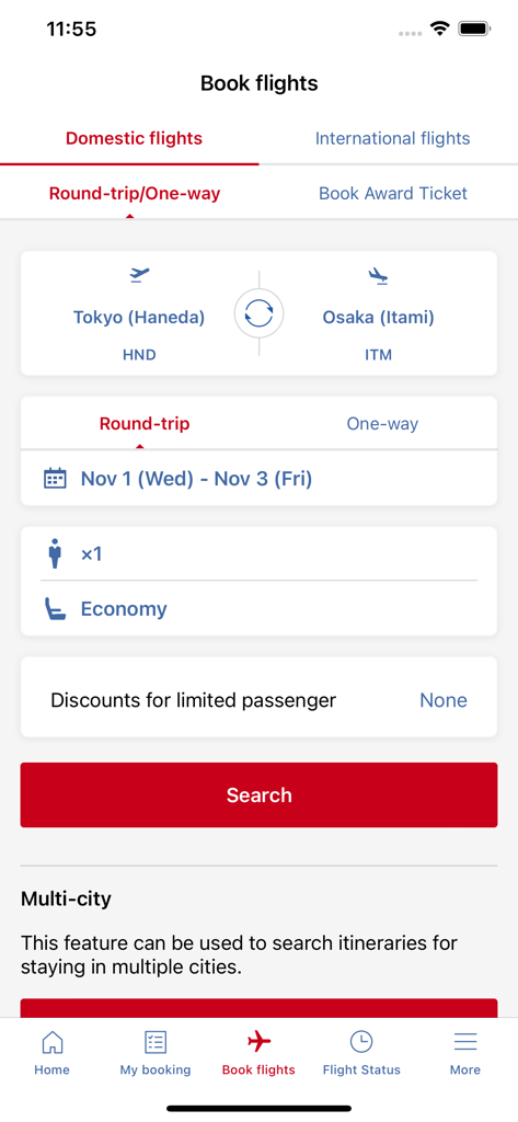 Interfaz de la aplicación móvil de Japan Airlines que muestra la pantalla de reserva de vuelos con opciones de viaje de ida y vuelta de Tokio a Osaka.