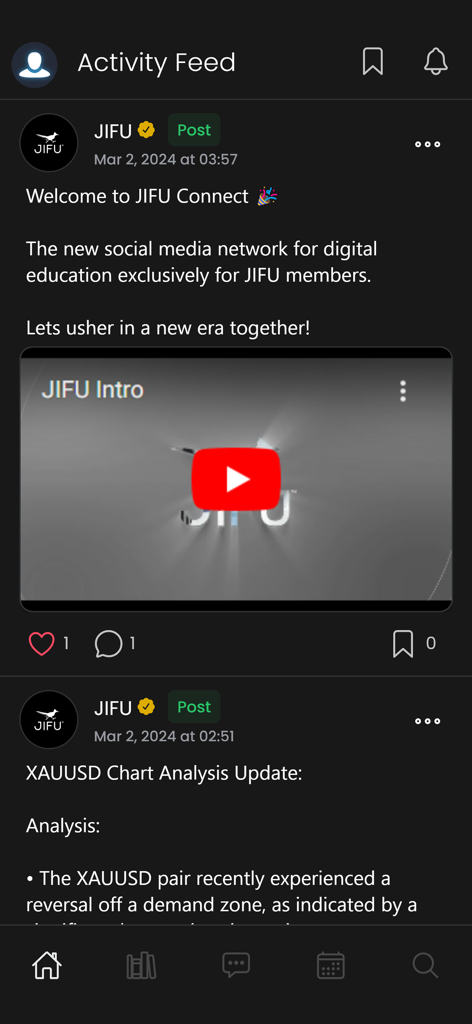 JIFU Connectモバイルアプリのアクティビティフィード。教育的なソーシャル投稿と金融取引分析の更新が表示されています。
