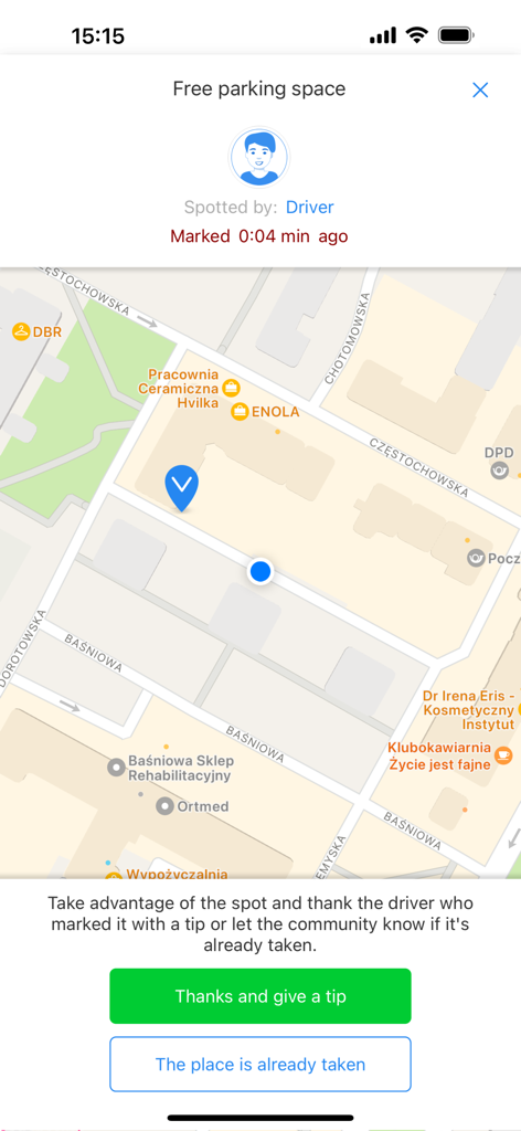 TiPark - TiParkアプリの地図ビュー。最近発見された無料駐車スペースと、ドライバーに感謝または占有されていると報告するボタンを表示。