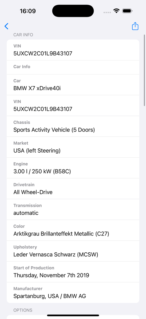 Una vista detallada de las especificaciones del vehículo BMW X7, incluido el motor y el color decodificados a partir de un VIN.