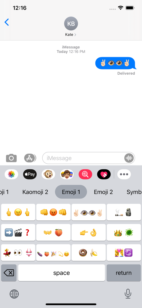 Emoji keyboard: fonts & symbol - Clavier emoji personnalisé montrant des combinaisons d'emojis stylisés dans une conversation iMessage
