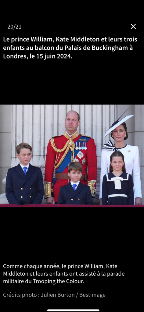 Prinz William und Kate Middleton mit ihren Kindern auf dem Balkon des Buckingham Palace