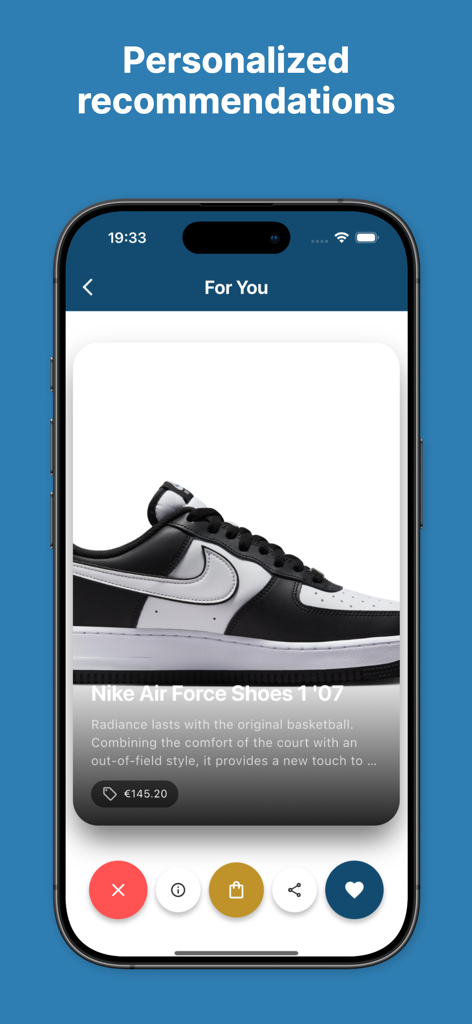 Seekia 앱 인터페이스에 나이키 스니커즈 한 켤레와 쇼핑 옵션을 포함한 개인 맞춤 패션 추천이 표시됩니다.