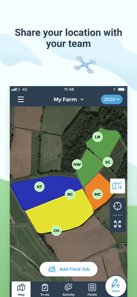 Interfaccia dell'app fieldmargin che mostra campi agricoli codificati per colore su una mappa satellitare per la condivisione della posizione del team