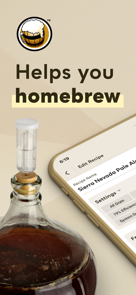 Pantalla de smartphone mostrando una receta de cerveza casera junto a un fermentador de vidrio.