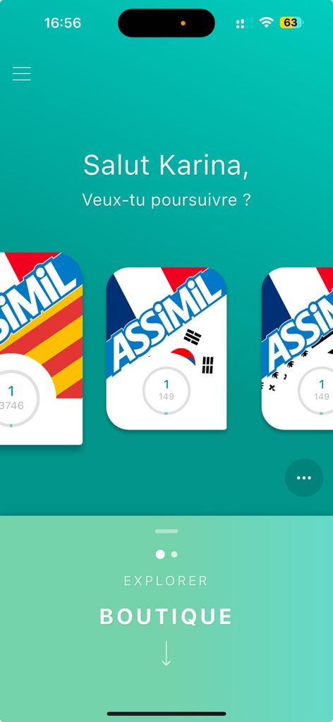 Schermata principale dell'app Assimil che mostra un dashboard utente personalizzato con varie selezioni di corsi di lingua e un link allo shop.